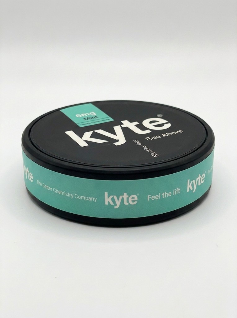 Kyte mint tin, front three-quarter view with teal side band