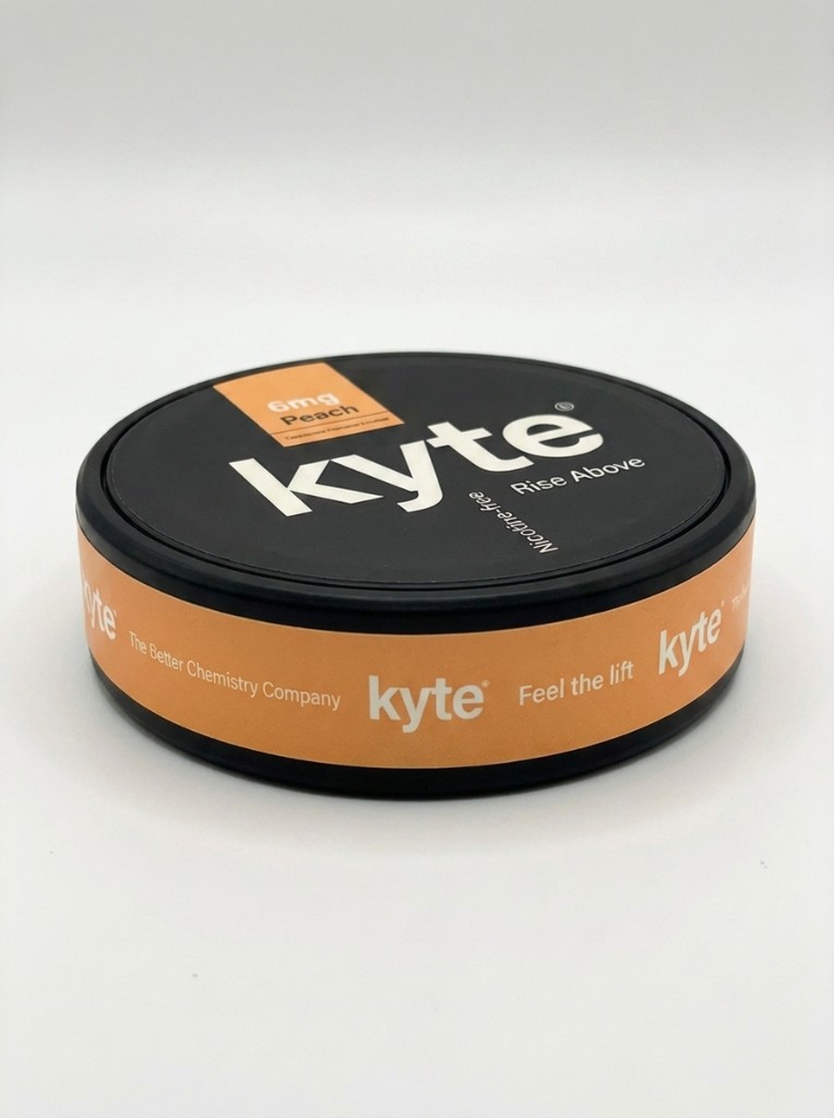 Kyte peach tin, front three-quarter view with peach side band